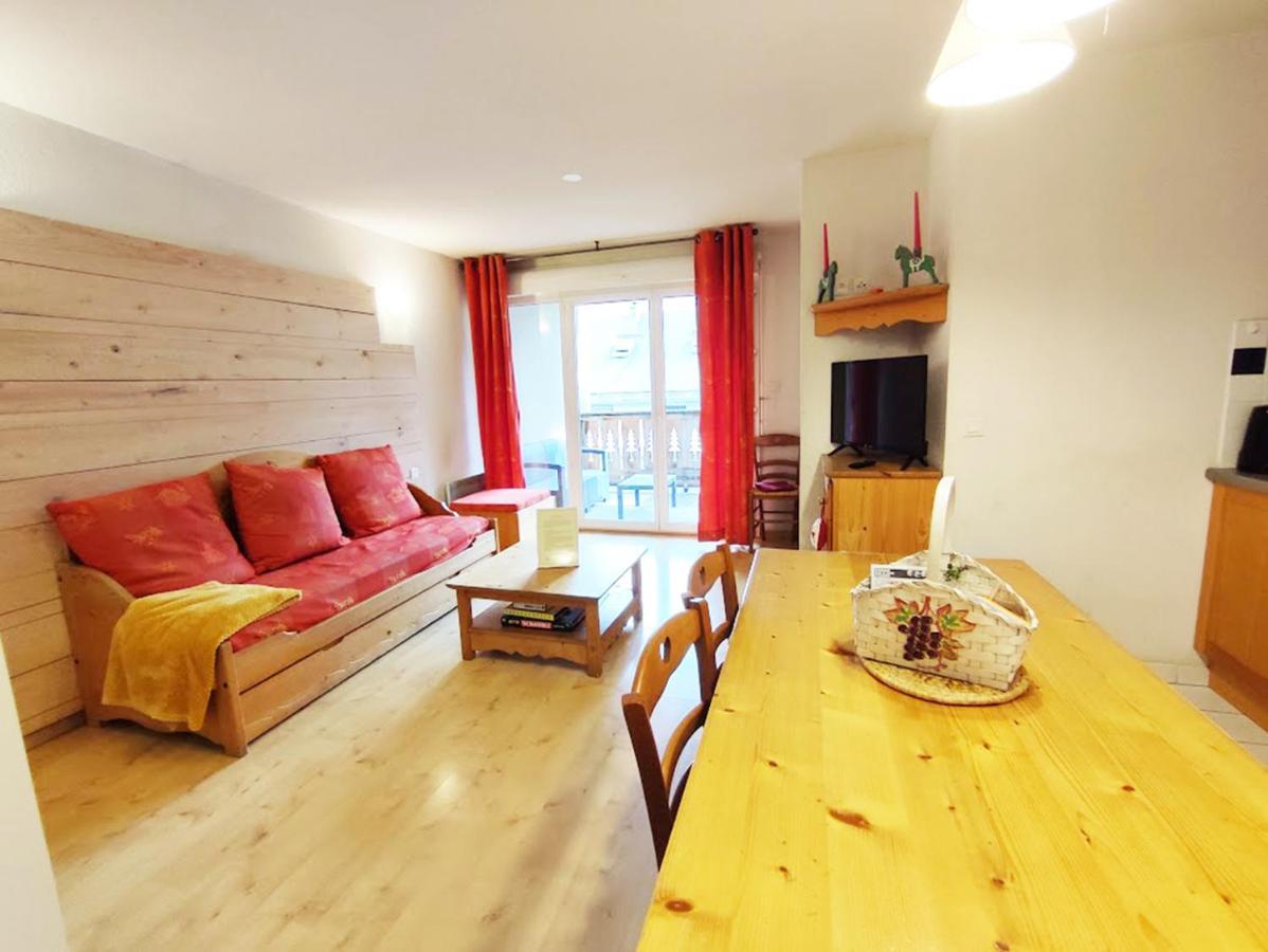 Le 102, T3 Pour 5 Personnes, Vue Montagne, Classe 2 Etoiles Nf, Parking, Piscine En Ete Bagneres-de-Luchon Exterior photo