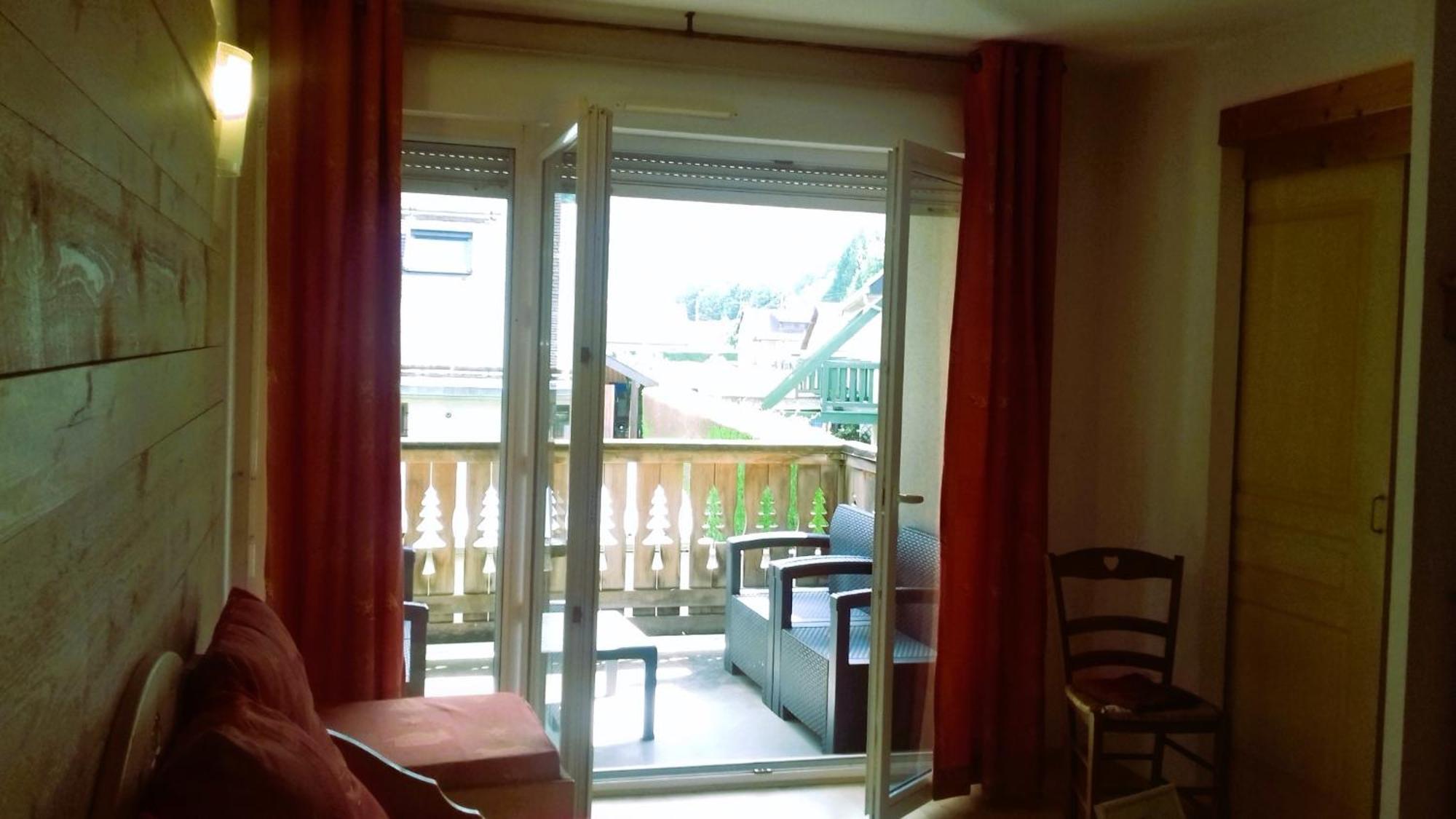 Le 102, T3 Pour 5 Personnes, Vue Montagne, Classe 2 Etoiles Nf, Parking, Piscine En Ete Bagneres-de-Luchon Exterior photo