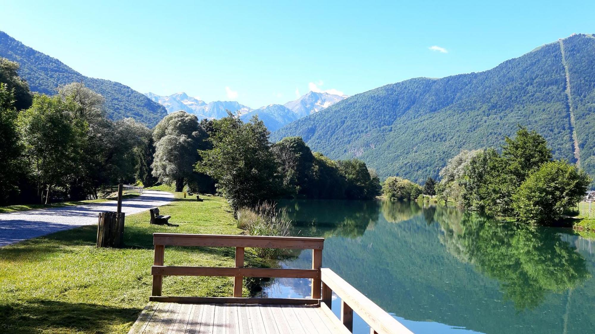 Le 102, T3 Pour 5 Personnes, Vue Montagne, Classe 2 Etoiles Nf, Parking, Piscine En Ete Bagneres-de-Luchon Exterior photo